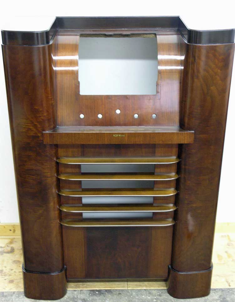 Restored RCA Victor radio cabinet