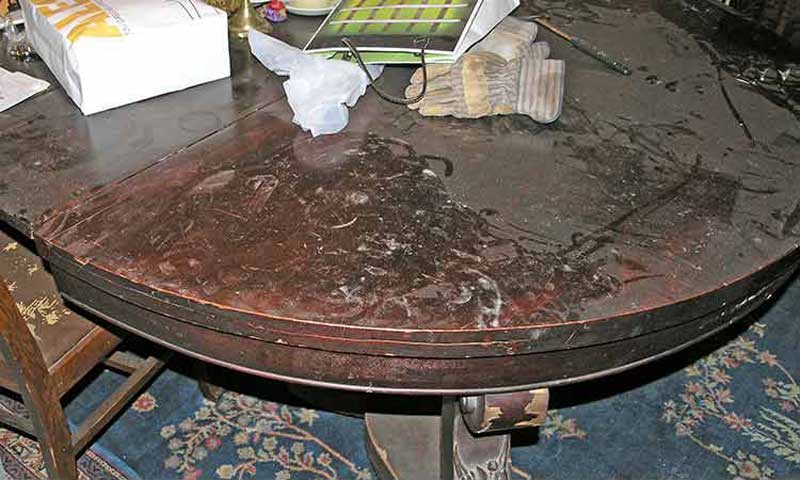 Mahogany Dining table before refinishing